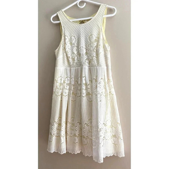 Free People Boho Floral Crochet Lace Dress in Cream & Yellow Size 10 - Picture 3 of 12